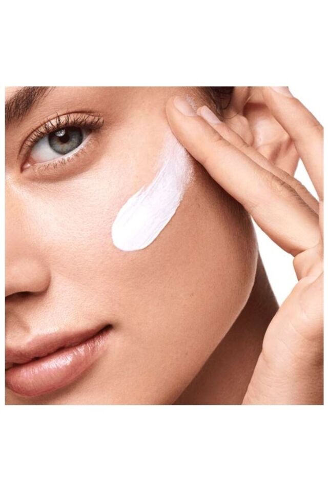 Optimals Hydra Radiance Gün Boyu Parlak Ve Nemli Bir Cilt Sunan Gündüz Kremi Light 42580
