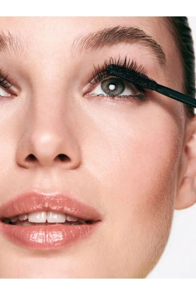 The One 5-in-1 Wonder Lash Ultra Suya Karşı Dayanıklı Maskara - Siyah 43231