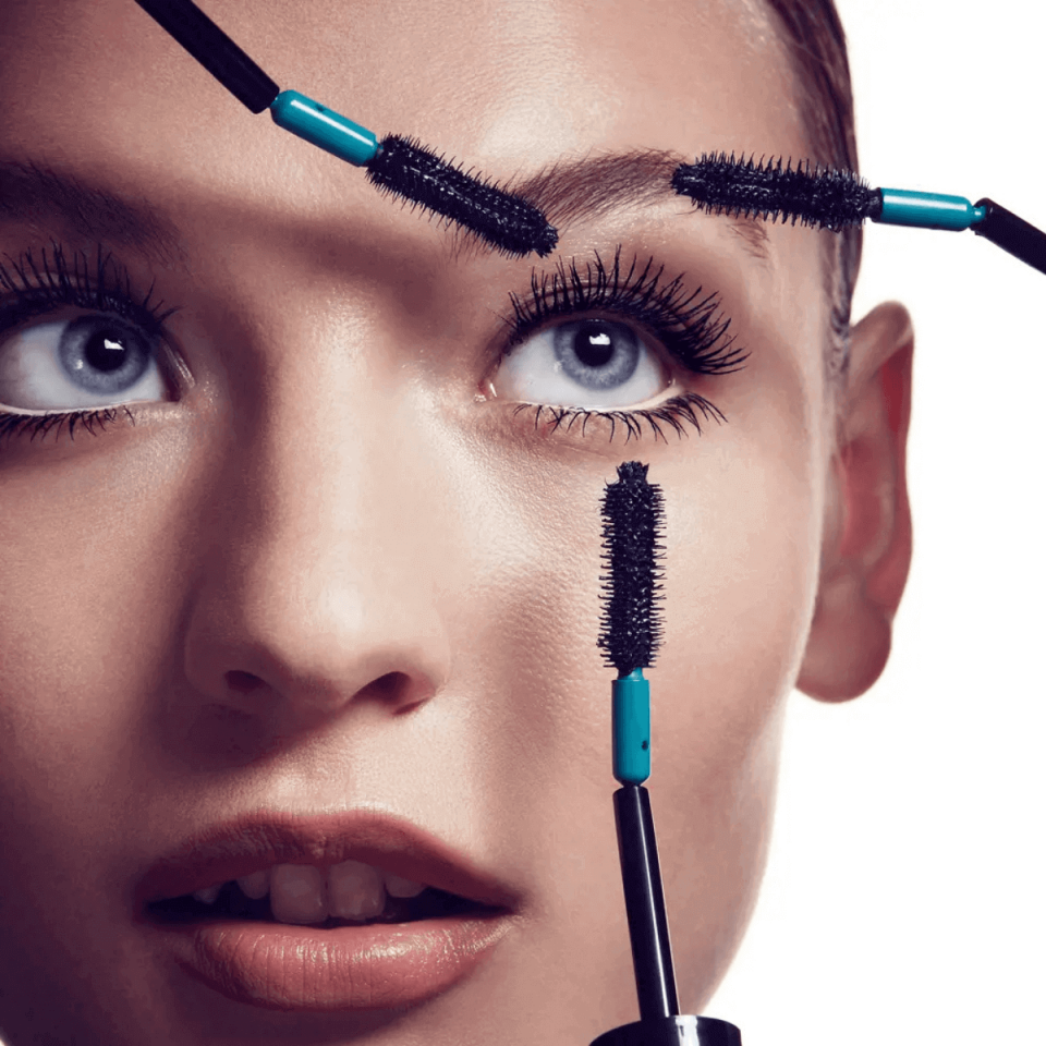 The One False Lashes 360° Bükülebilir Fırçalı Maskara 43129